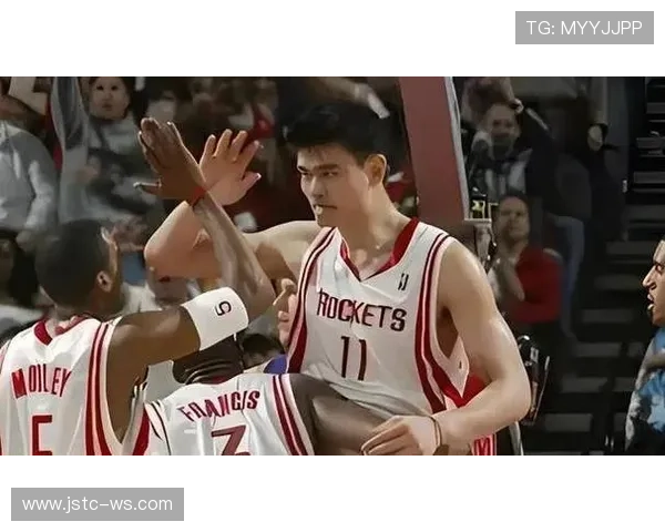 科尔与姚明的传奇对决:篮球场上的友谊与竞争的完美结合 科尔与姚明的传奇对决:篮球场上的友谊与竞争的完美结合